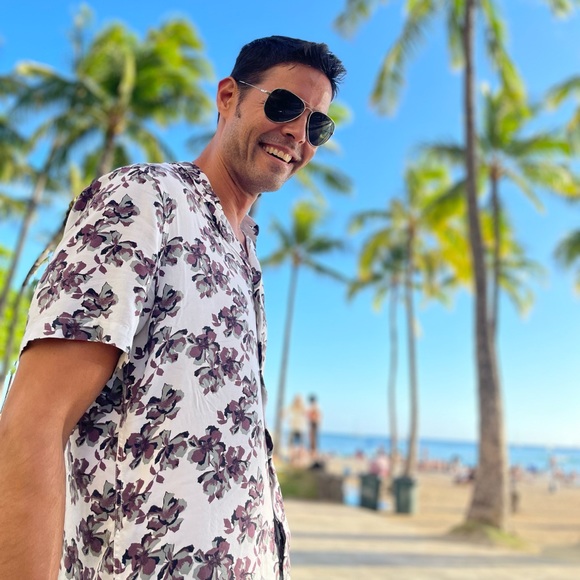 Meet your Posher, Dezmond - Picture 1 of 1